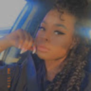 Meet your Posher, Antonia